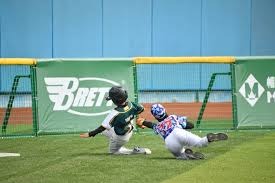 ＂追球者；你说非常正确！如果回放胡在场的视频就会知道他失误有太多！该传出来的球不传独霸球风！。早那么多场胡没有上场，广东都没有输球！。旧年的看球迷都有所觉啦！！。